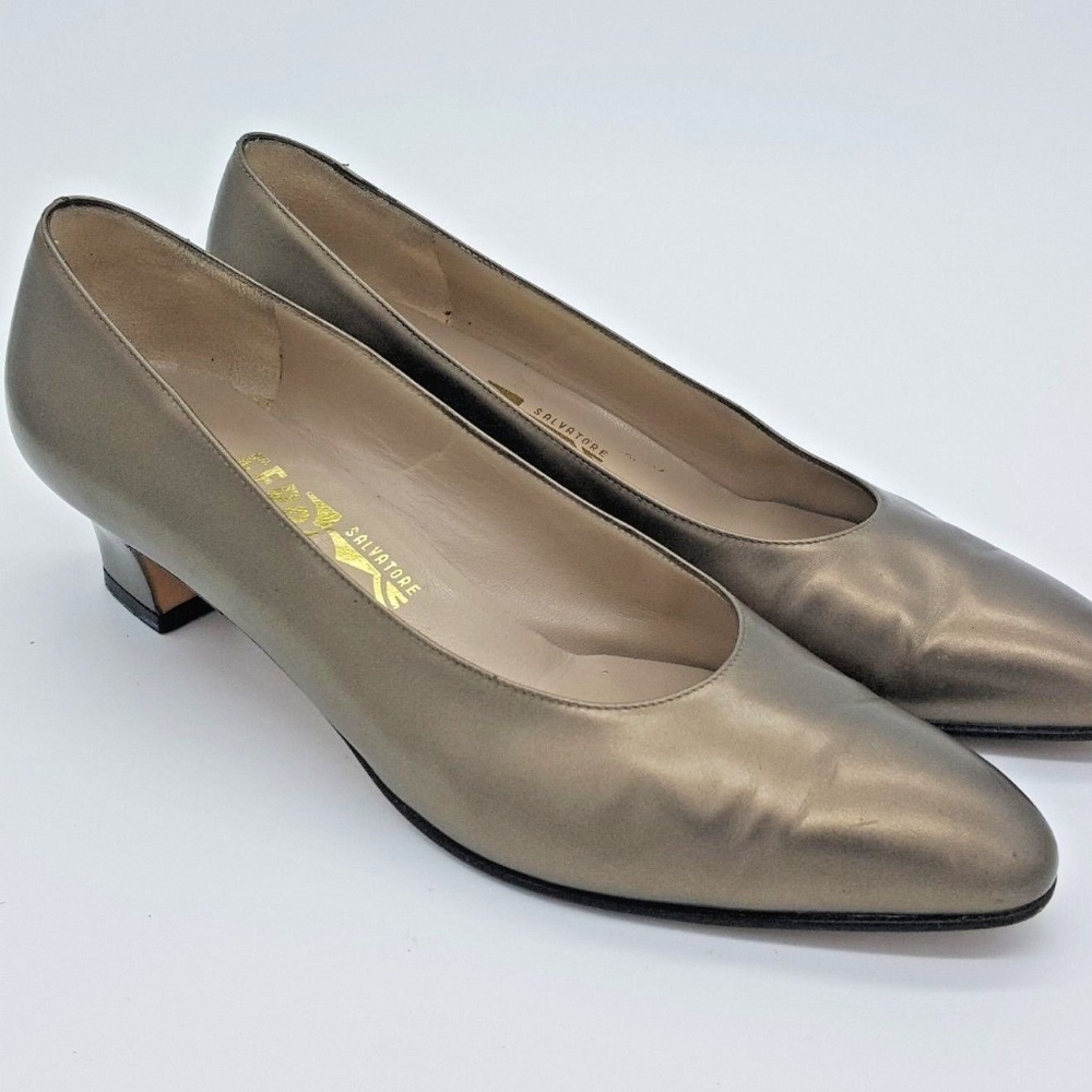 Salvatore Ferragamo Florence Heels Sz 8 AA Bronze